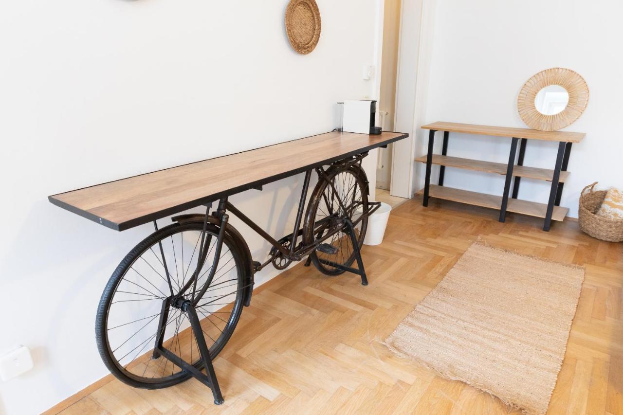 Design Apartments Near Mariahilferstrasse Виена Екстериор снимка