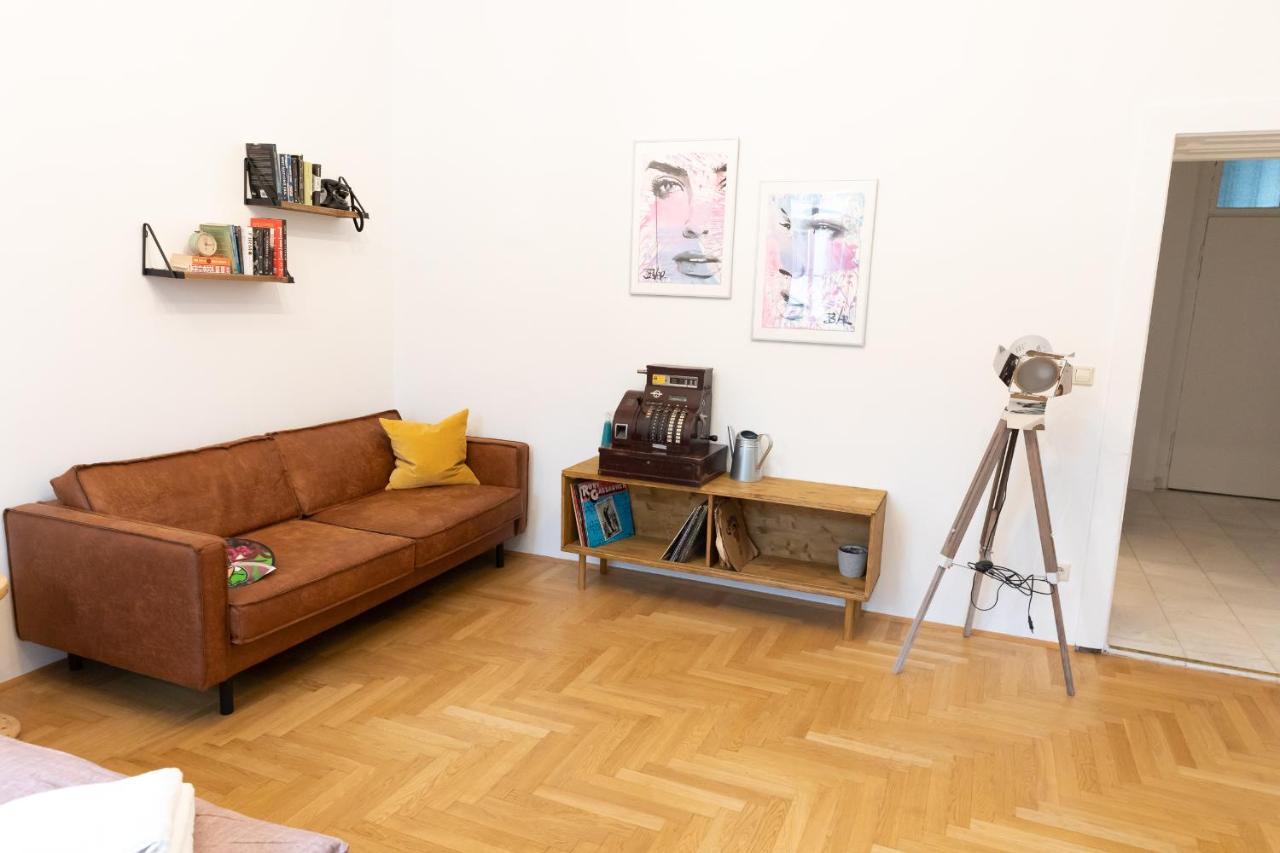Design Apartments Near Mariahilferstrasse Виена Екстериор снимка