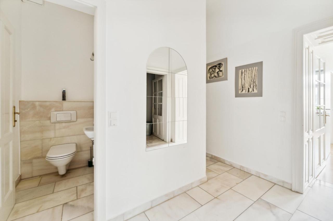 Design Apartments Near Mariahilferstrasse Виена Екстериор снимка