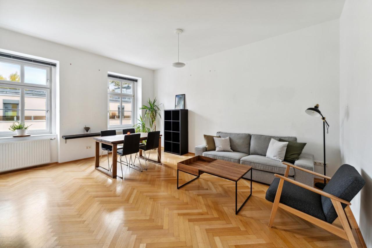 Design Apartments Near Mariahilferstrasse Виена Екстериор снимка